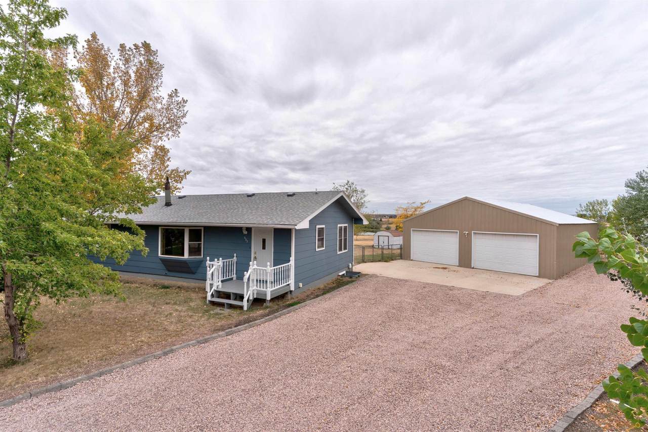 602 Oak Ct - Photo 1