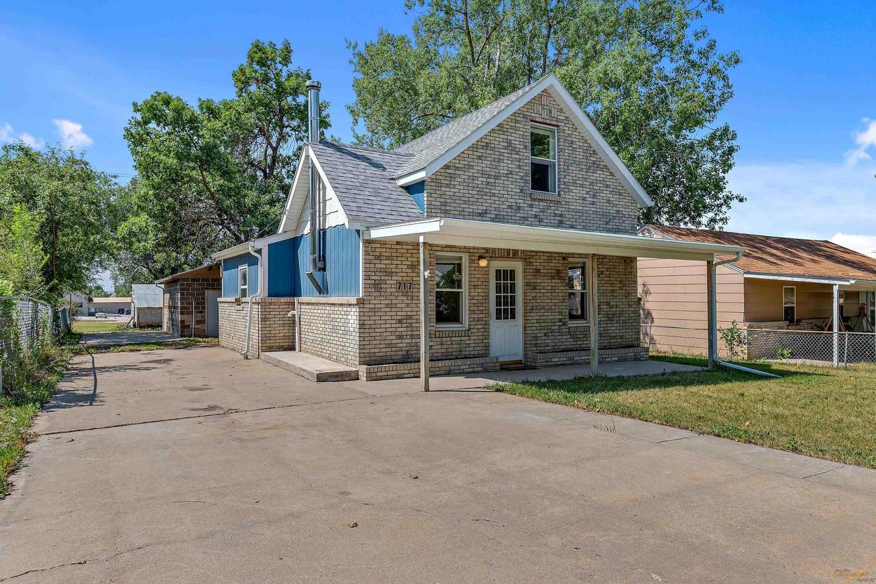 717 Monroe - Photo 1
