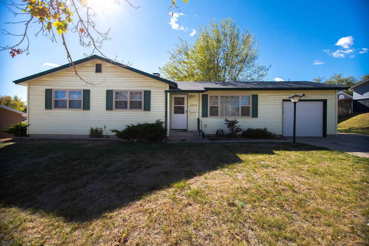 2929 Maple Ave - Photo 1