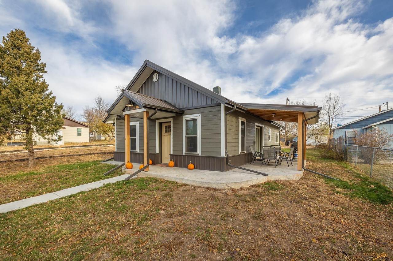 814 7TH - Photo 1