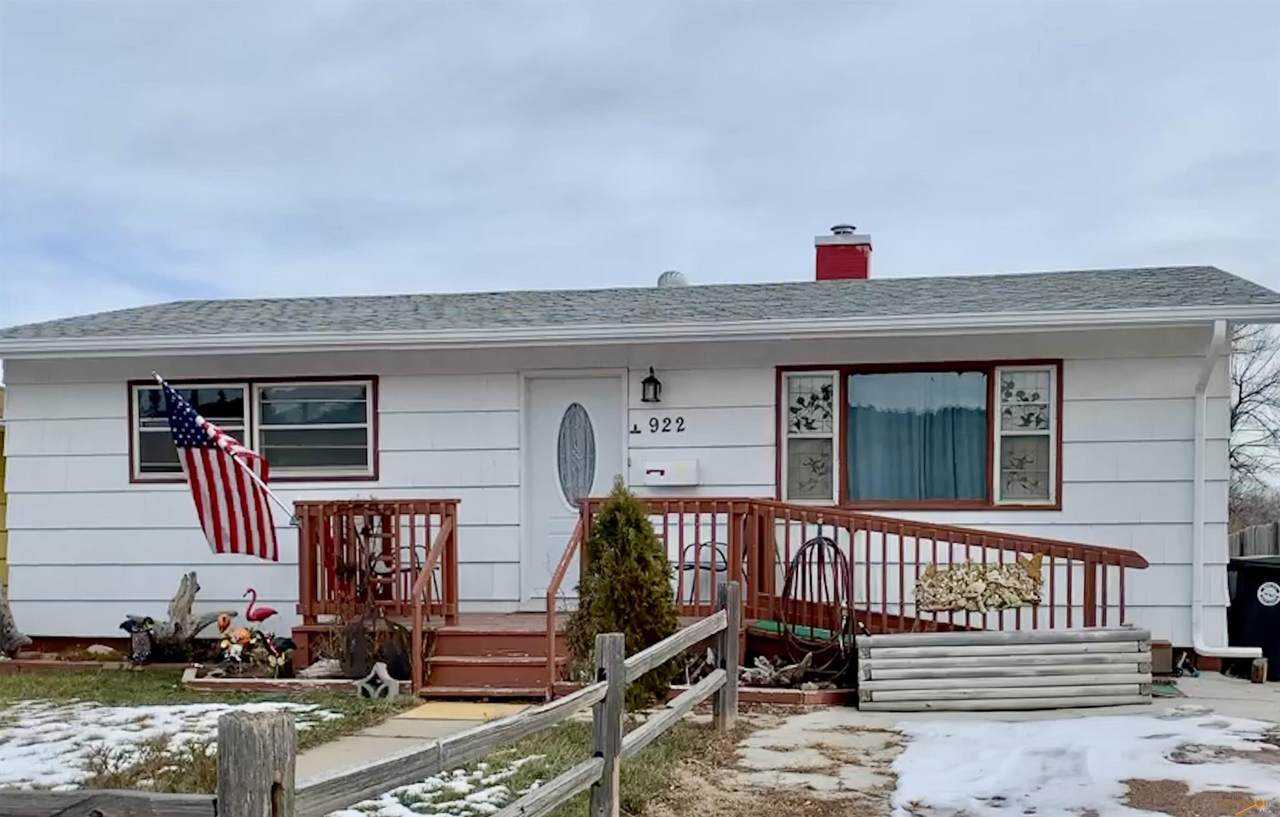 922 West Blvd N - Photo 1