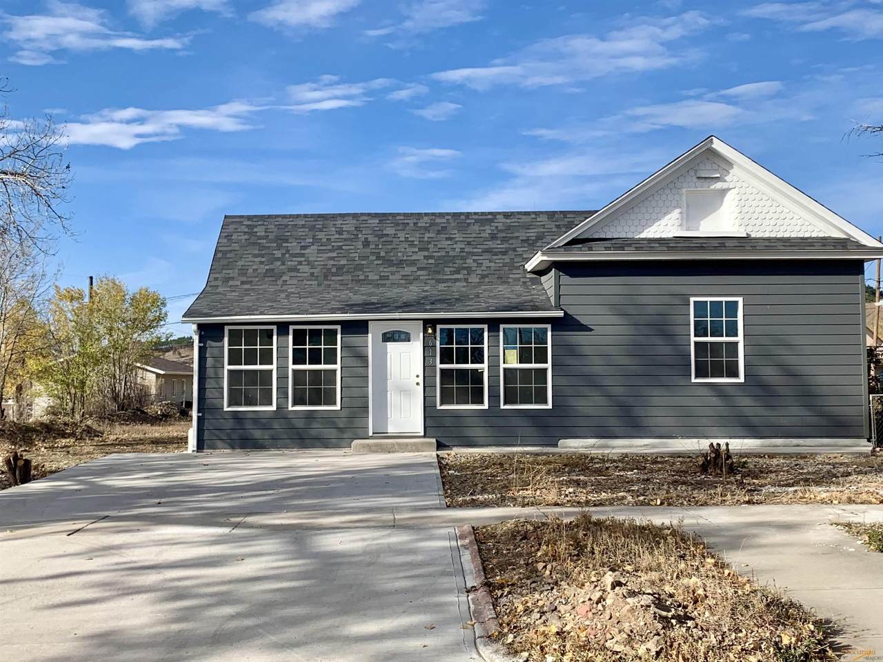 613 Dilger Ave - Photo 1