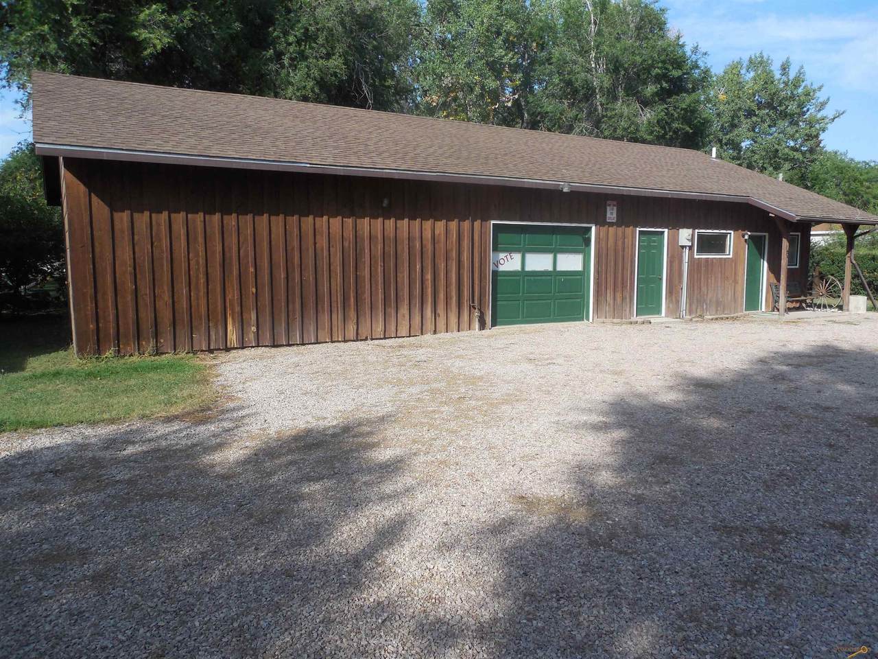 3251 Pioneer Dr - Photo 1