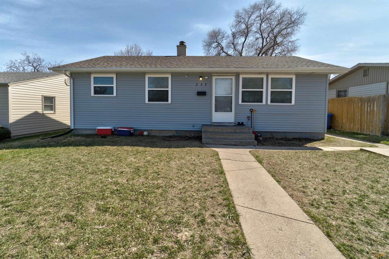 237 Meade - Photo 1