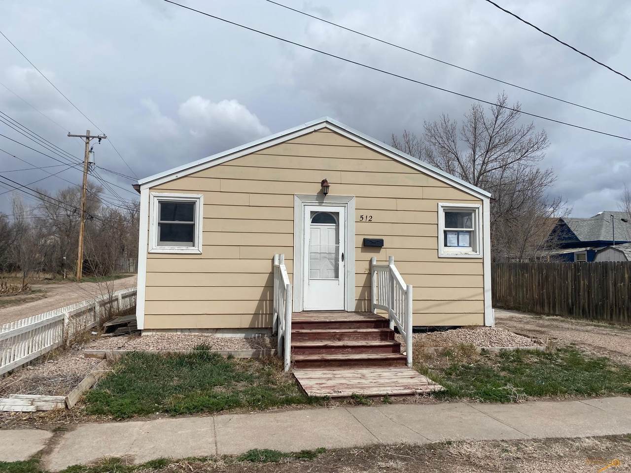 512 Custer - Photo 1