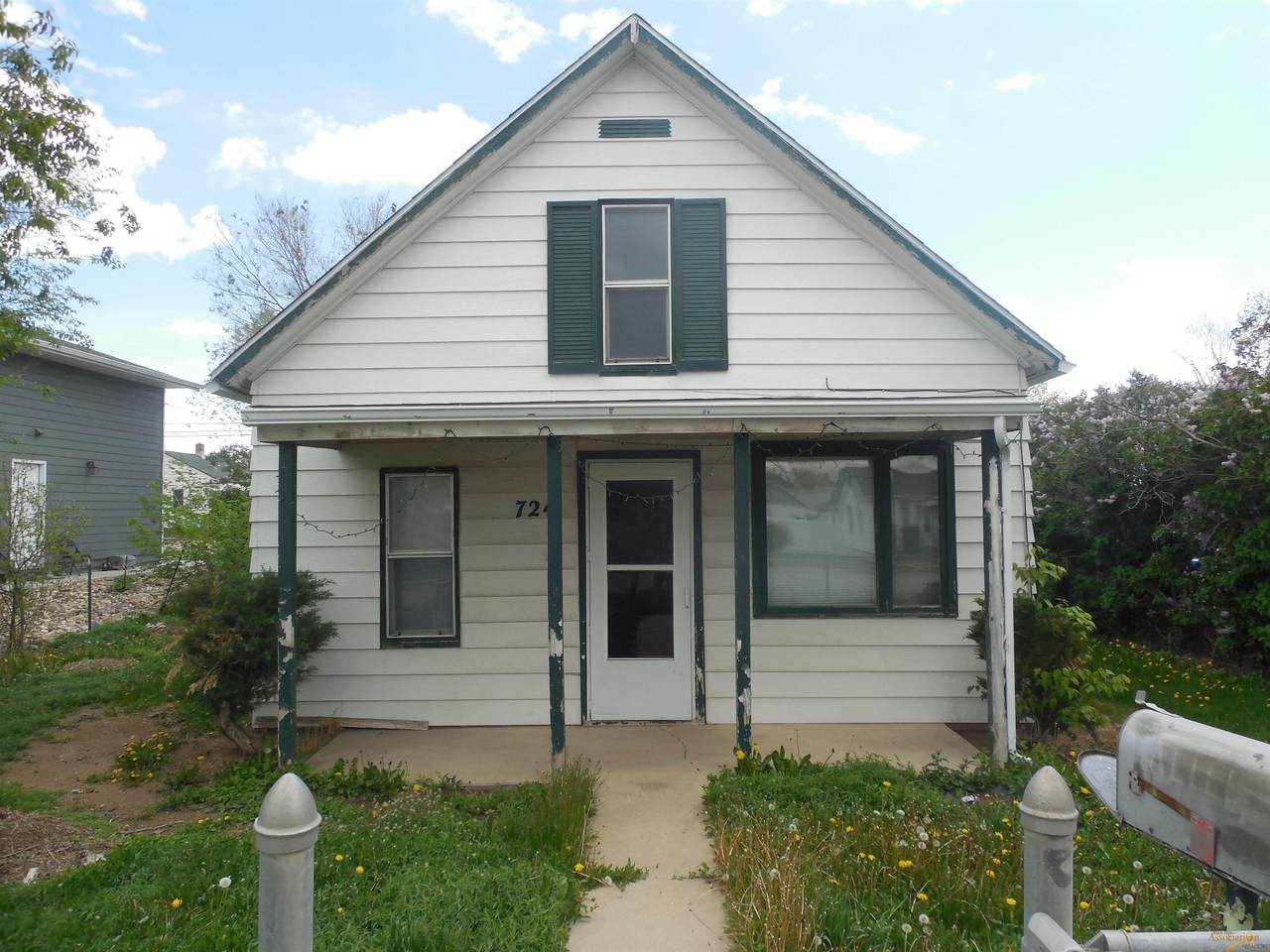 724 Haines Ave - Photo 1