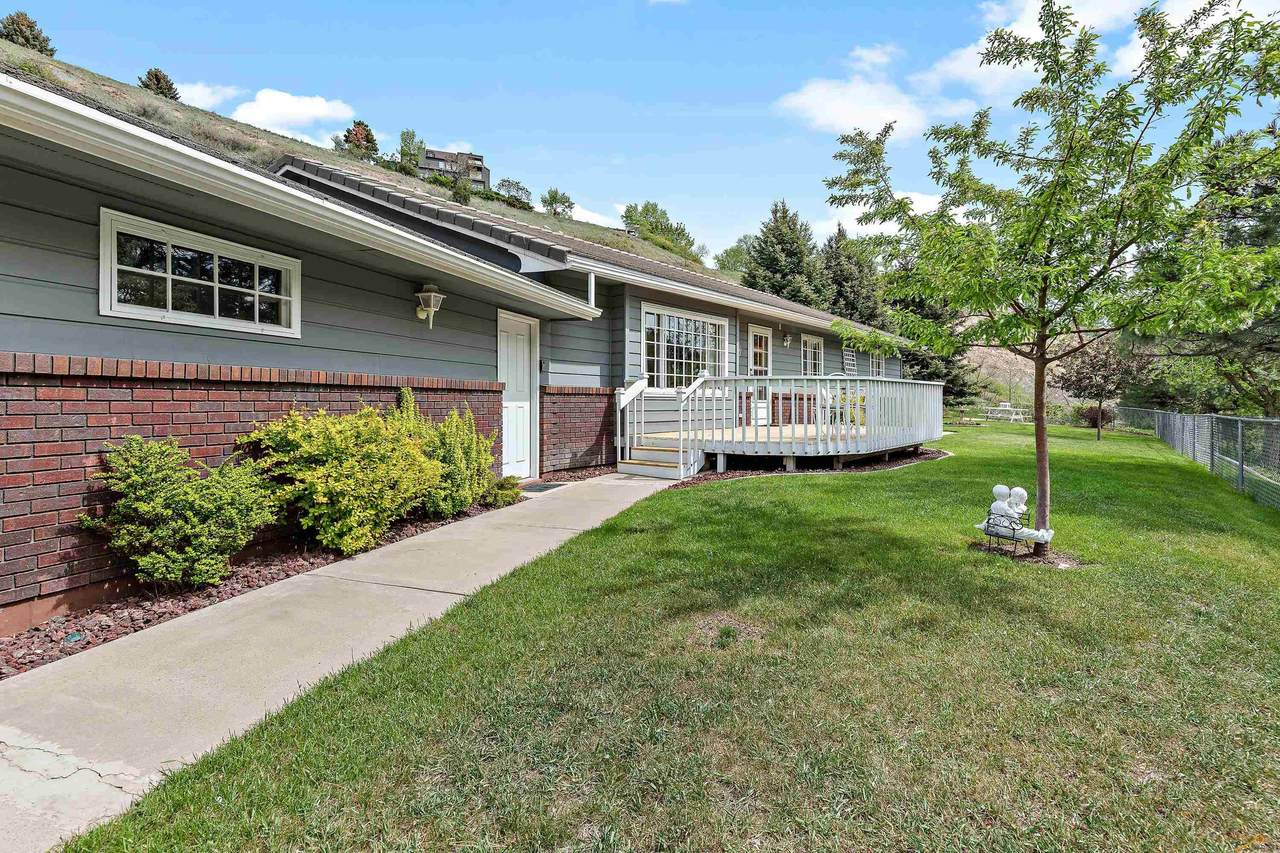 1100 Highland Park Dr - Photo 1
