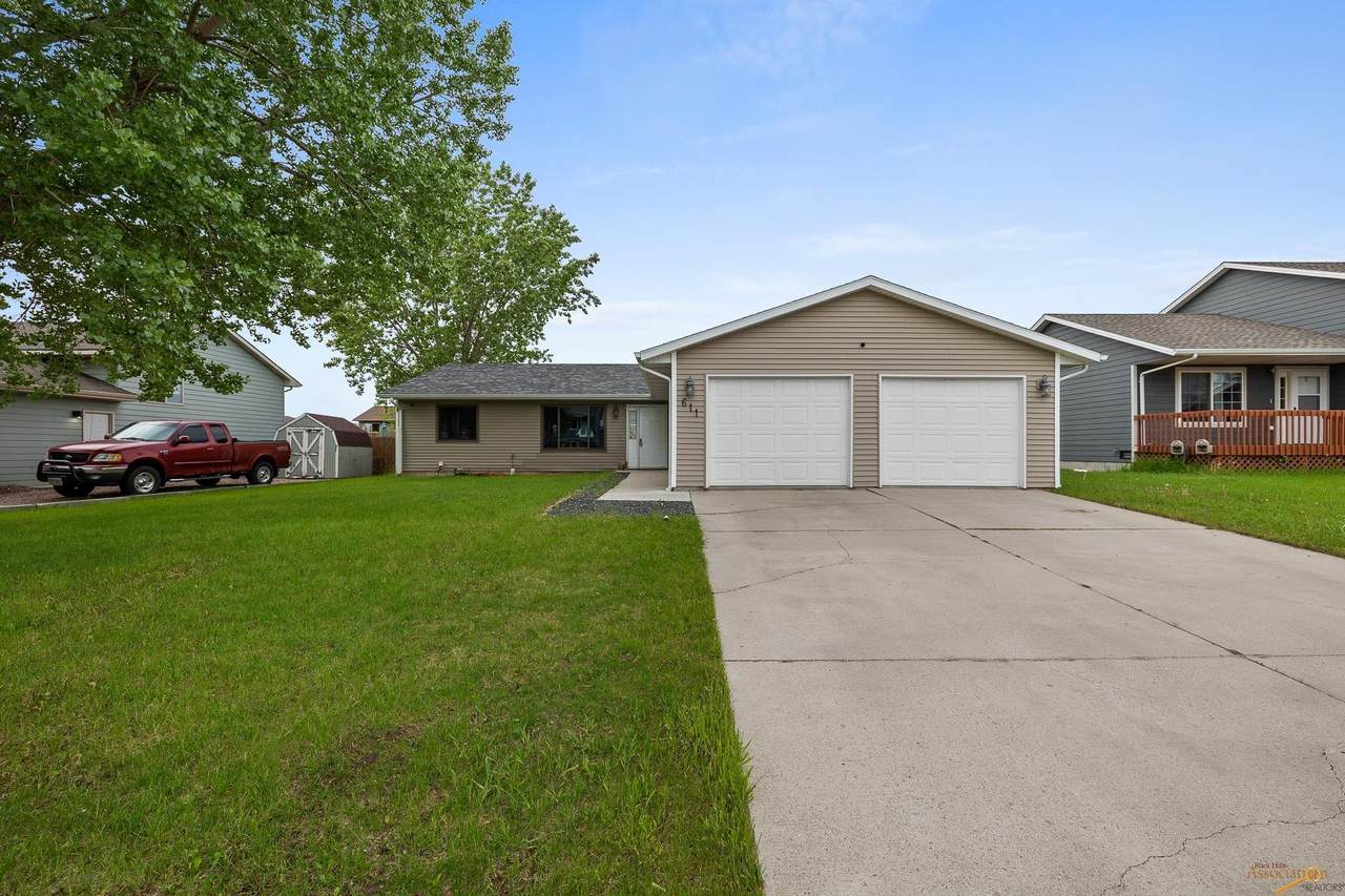 611 Tanglewood Ln - Photo 1