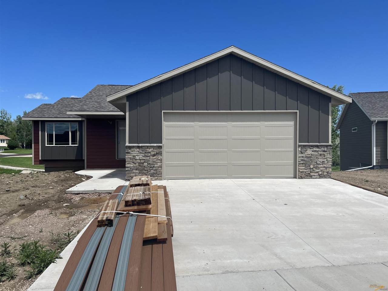 628 Rachel Ln - Photo 1
