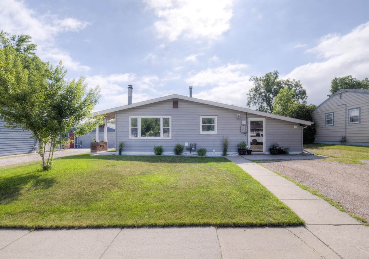 3314 Cypress - Photo 1
