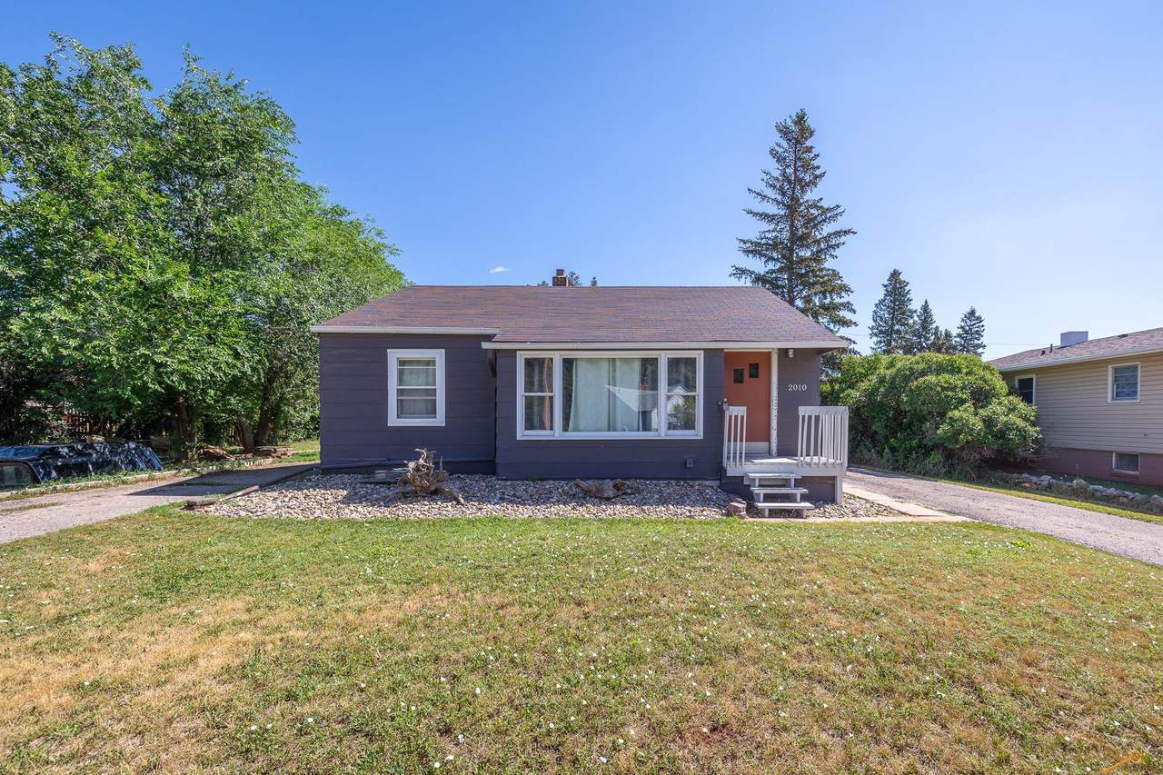 2010 Red Dale Dr - Photo 1