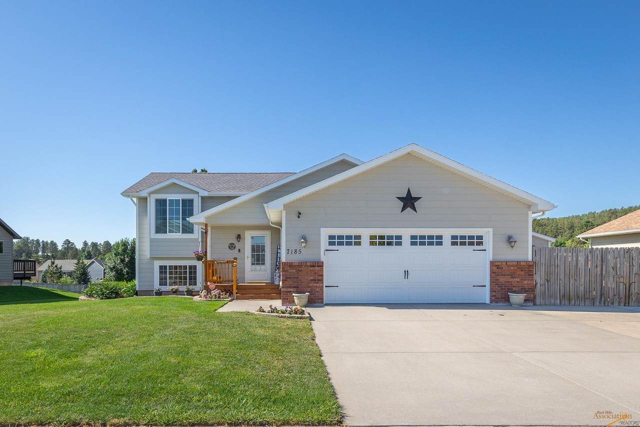 7185 Castlewood Dr - Photo 1