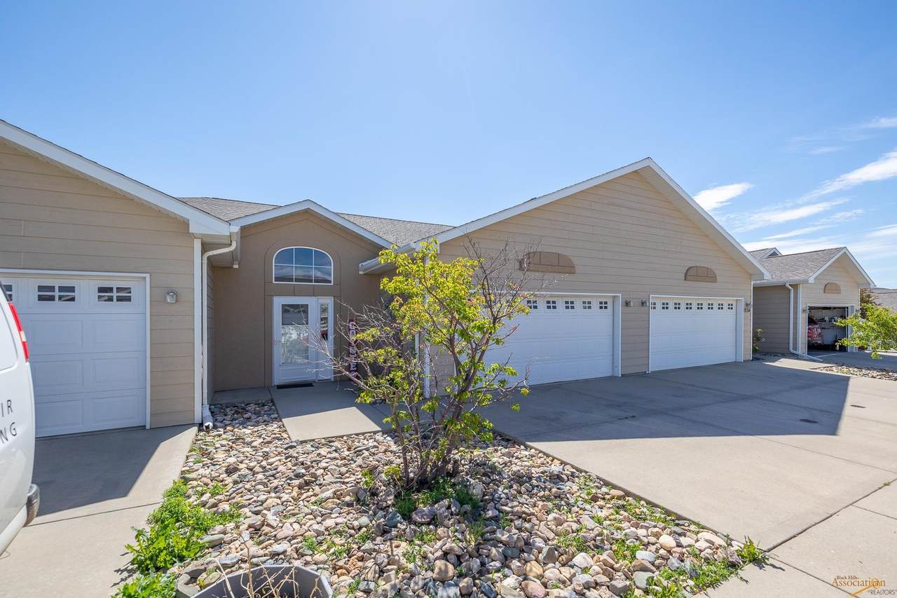 1922 Haycamp Ln - Photo 1