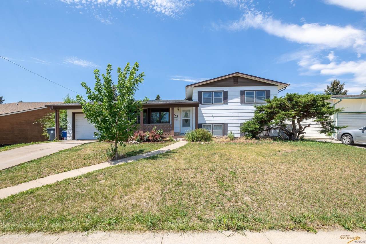 2703 Hoefer Ave - Photo 1