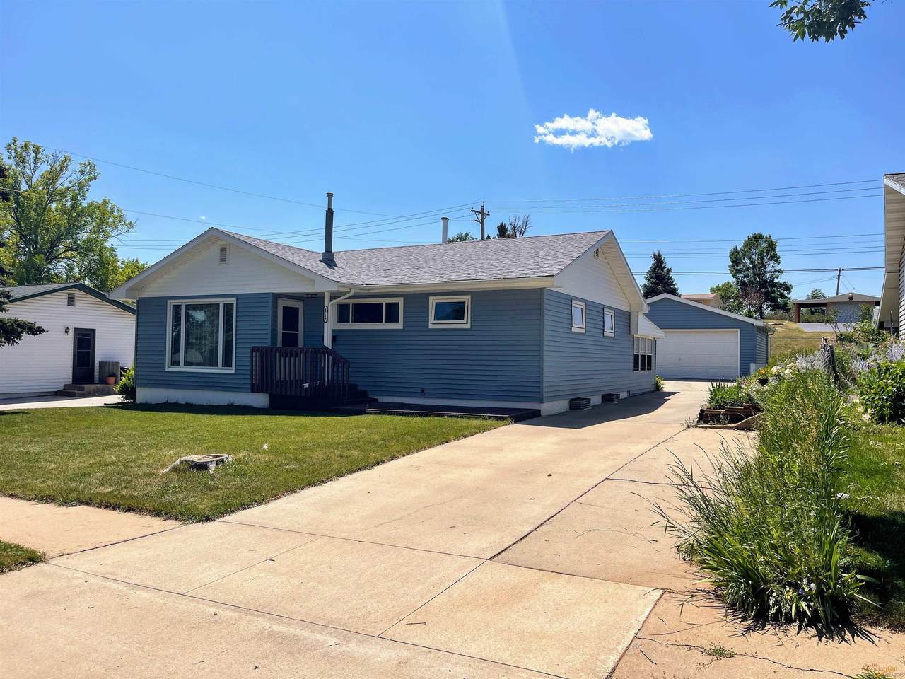 4719 Windsor Dr - Photo 1