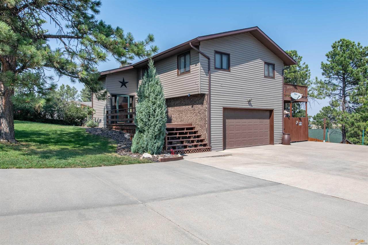 3354 Pinewood Dr - Photo 1