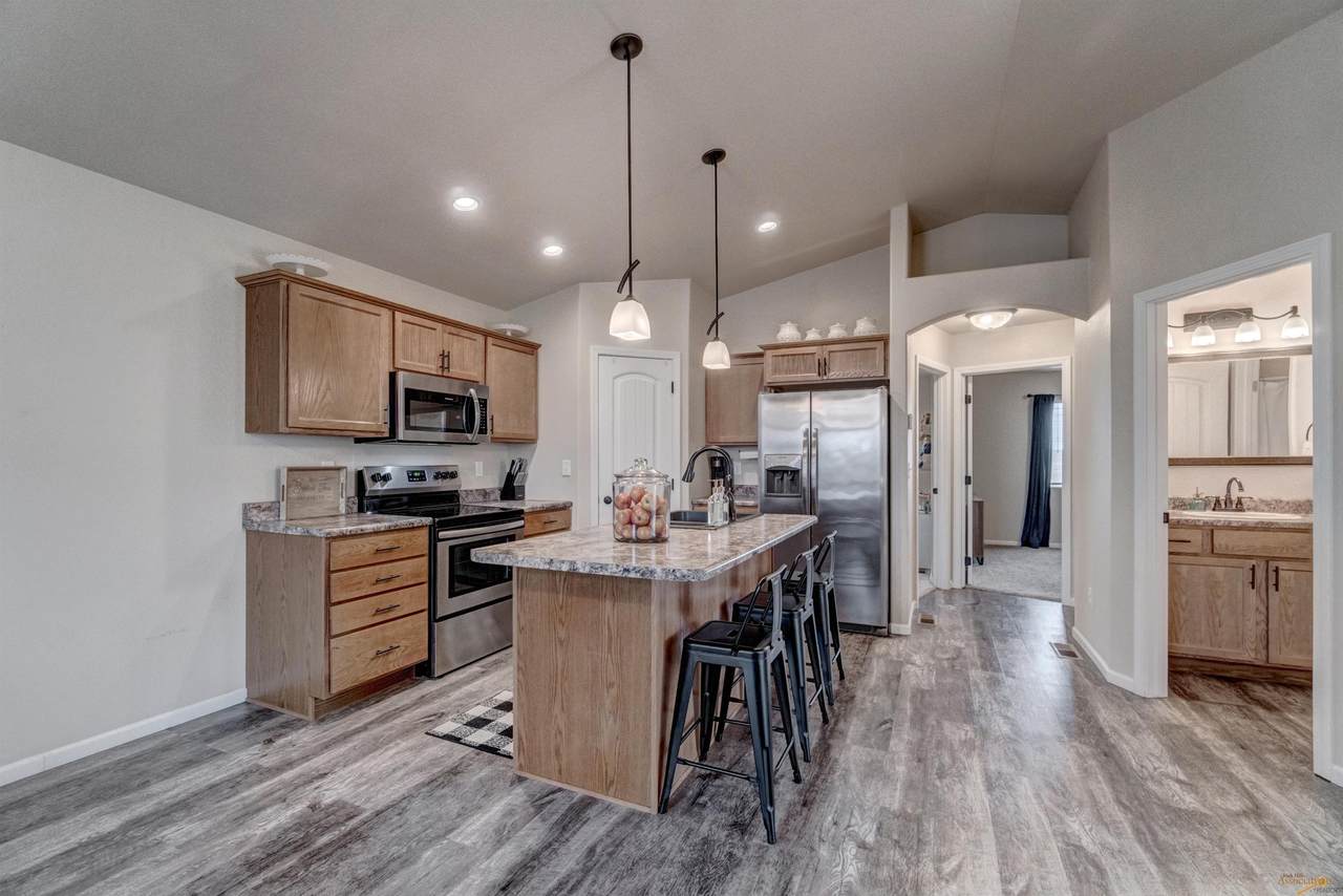 541 Pride Ct - Photo 1