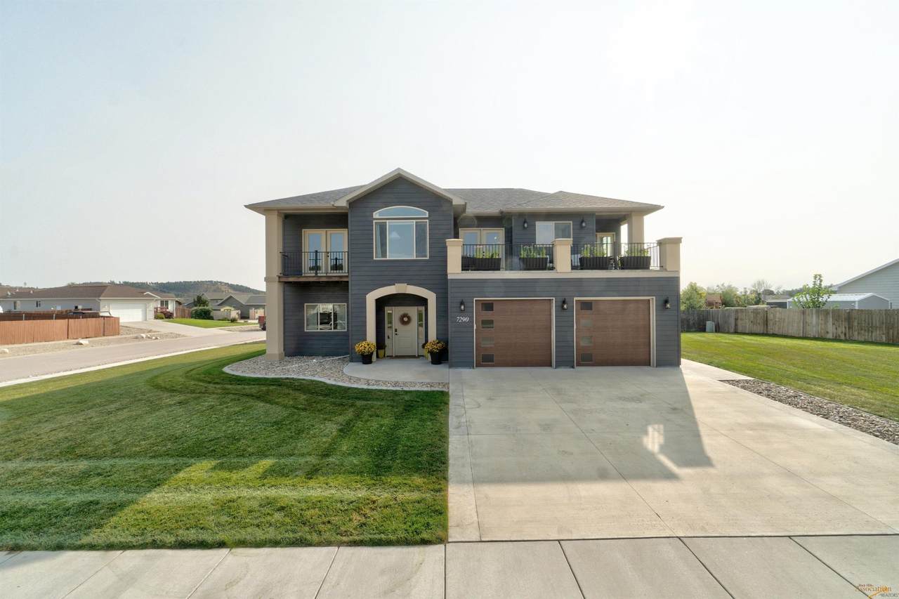 7290 Castlewood Dr - Photo 1