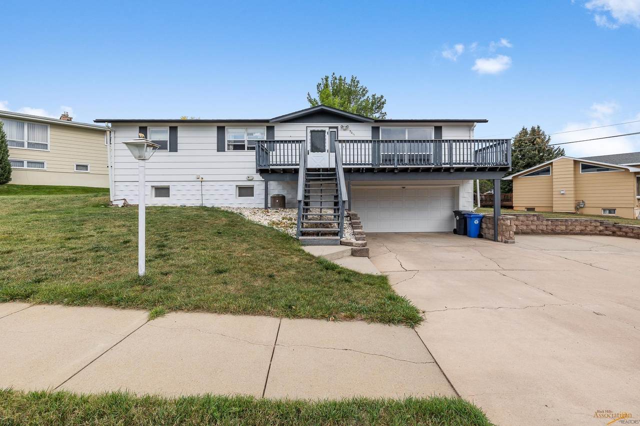 3011 Morningview Dr - Photo 1
