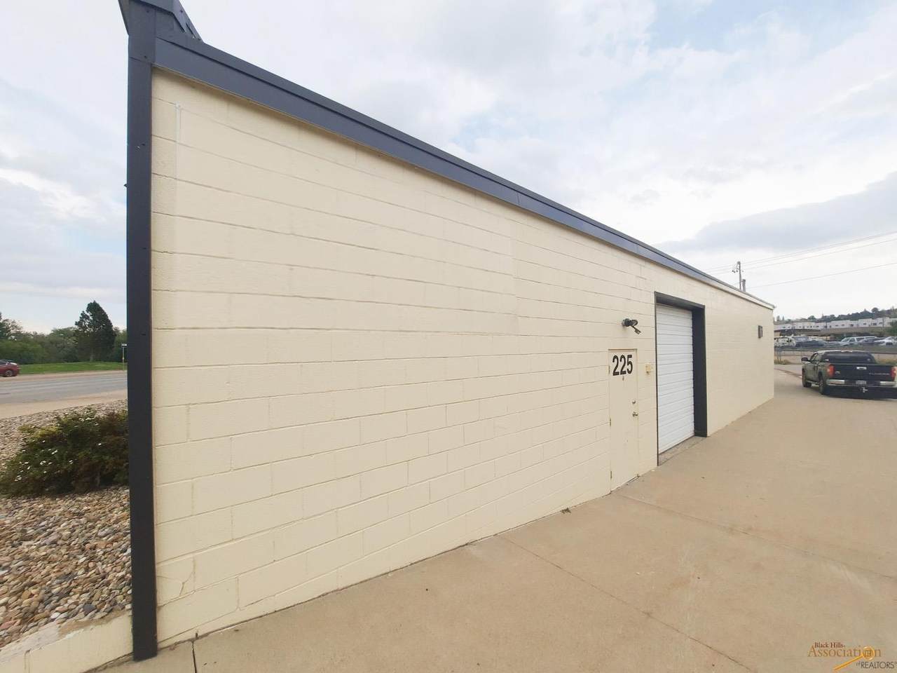 225 Omaha - Photo 1