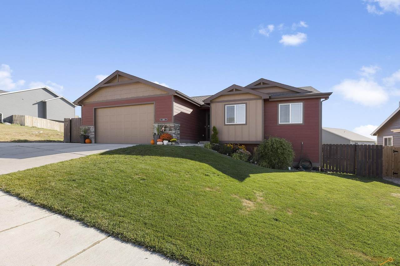 920 Summerfield Dr - Photo 1
