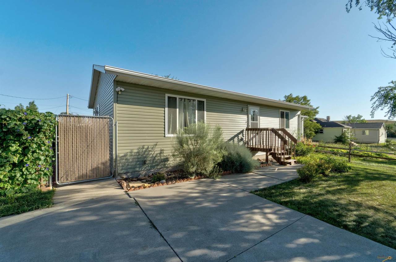 716 Mall Dr - Photo 1