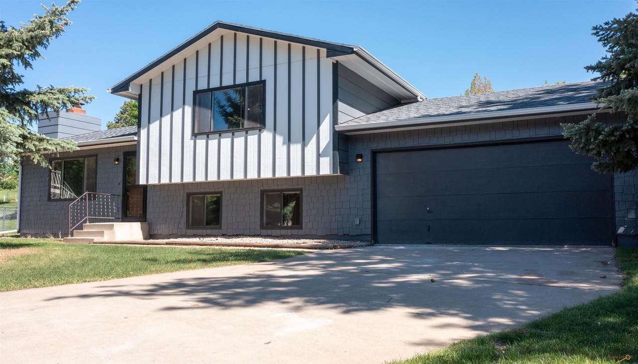 1202 Burns Cir - Photo 1