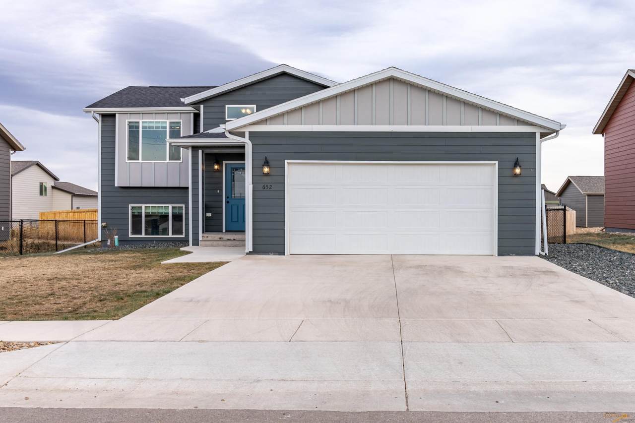 652 Boswell Blvd - Photo 1