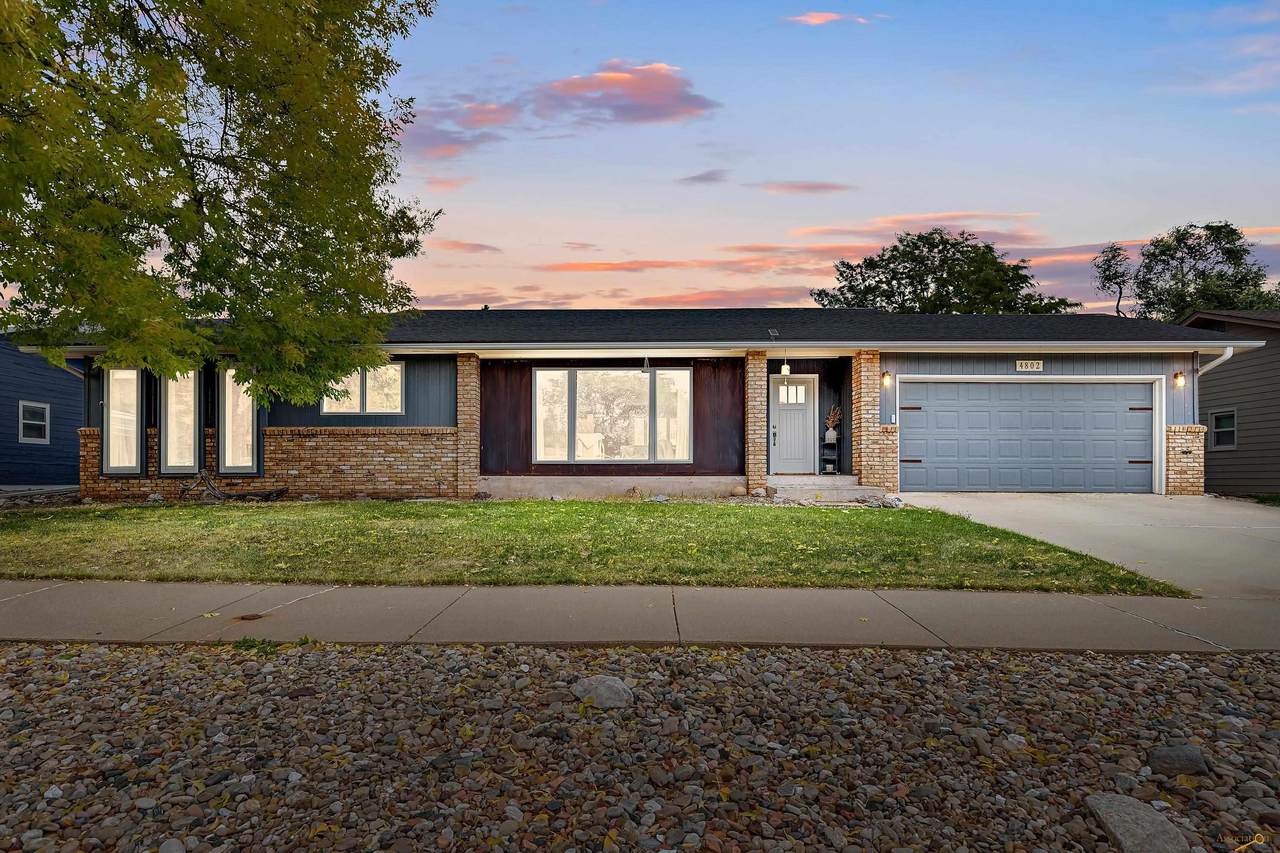 4802 Edgewood Dr - Photo 1