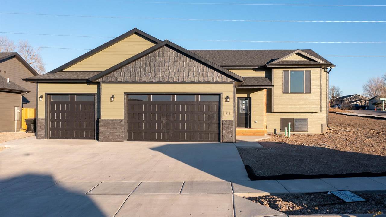 8025 Foley Dr - Photo 1