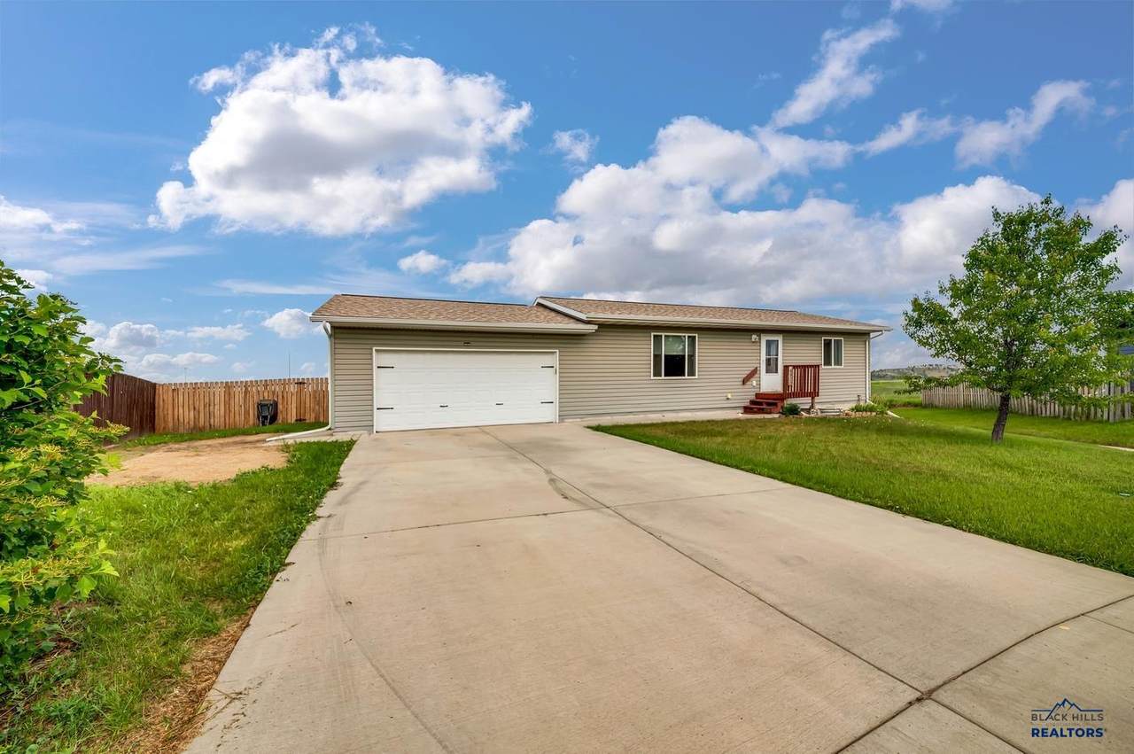 4900 Rainier Ct - Photo 1