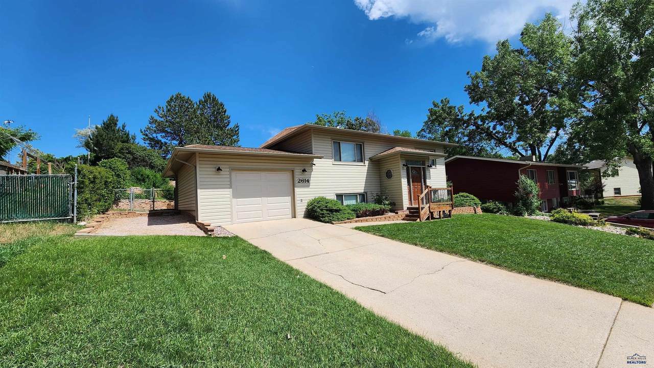2614 Junction Dr - Photo 1
