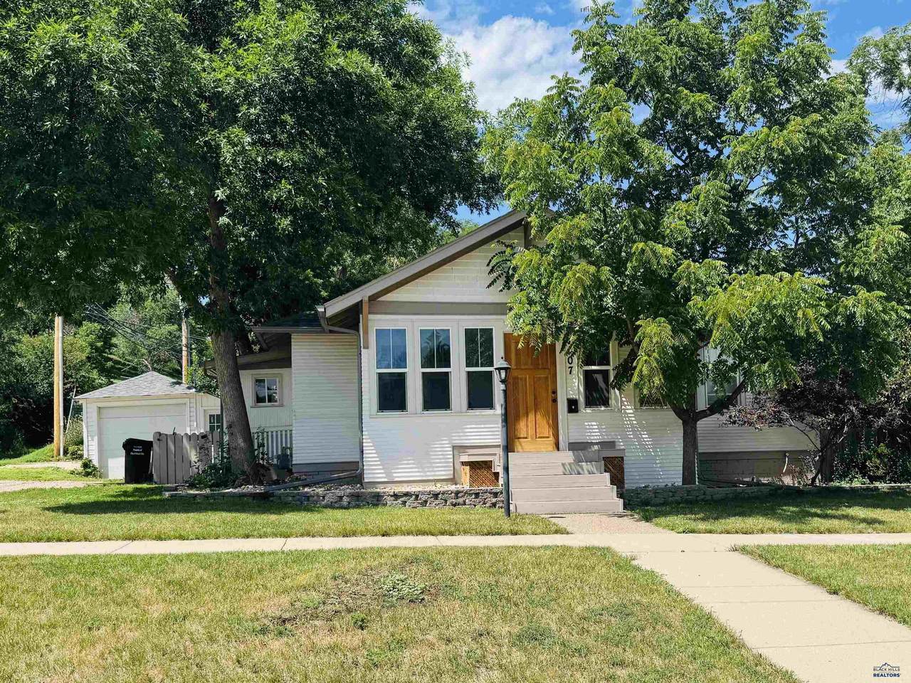 1507 11TH ST - Photo 1