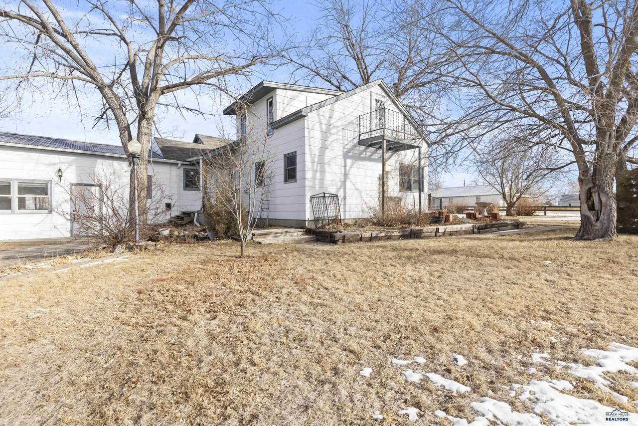 318 4TH AVE - Photo 1