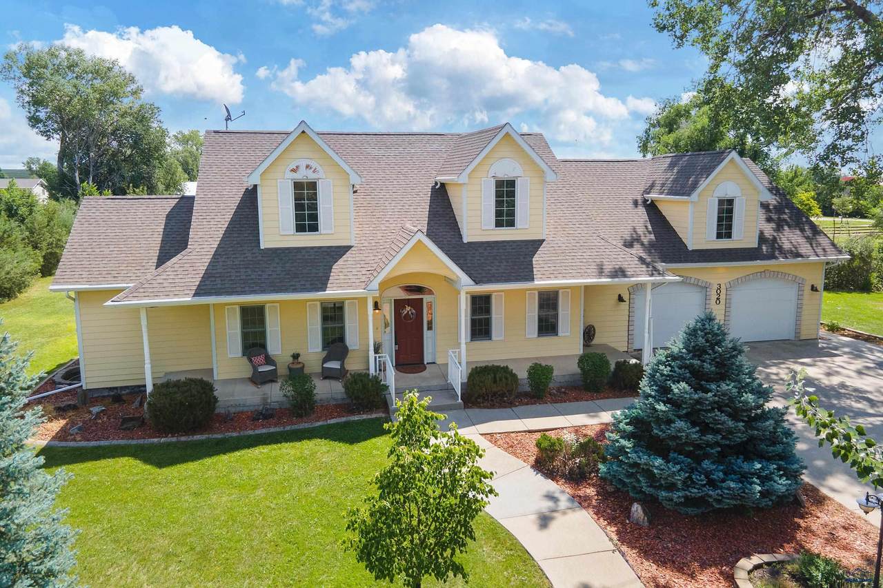 3020 Crane Dr - Photo 1