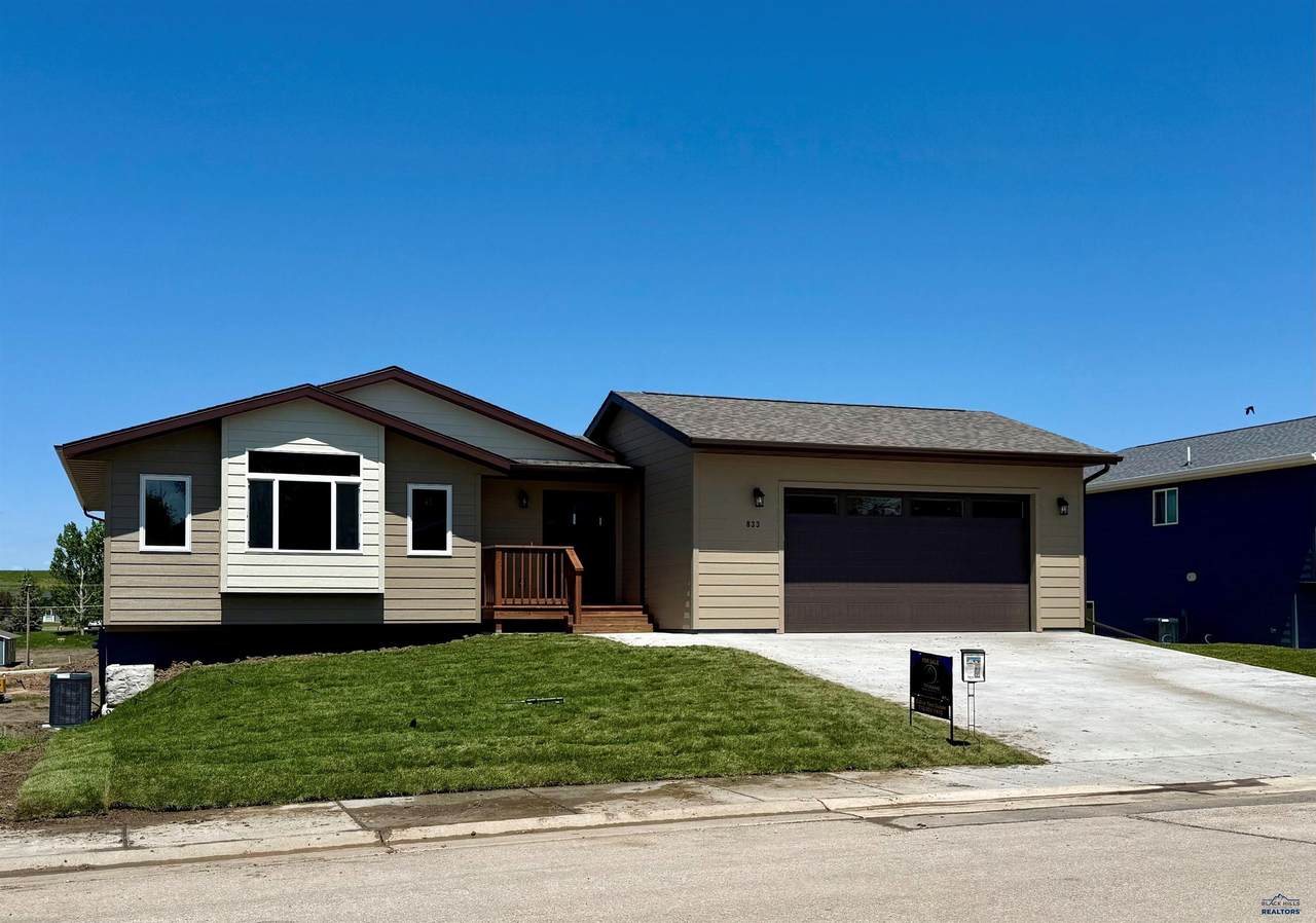 833 Ridgeview St - Photo 1