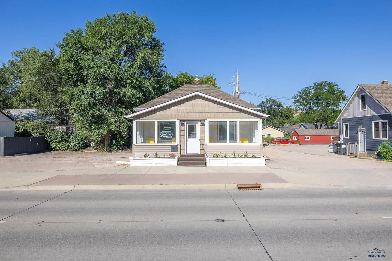 1215 Mt Rushmore Rd - Photo 1