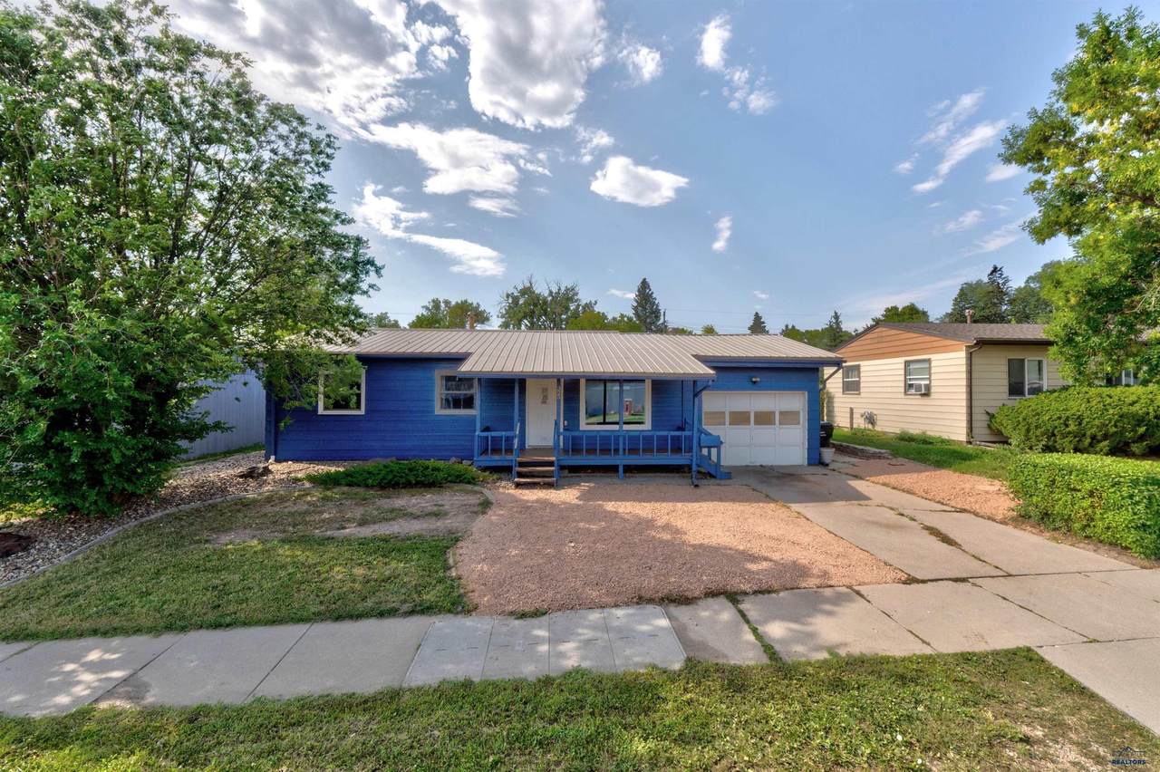 325 Anamosa - Photo 1