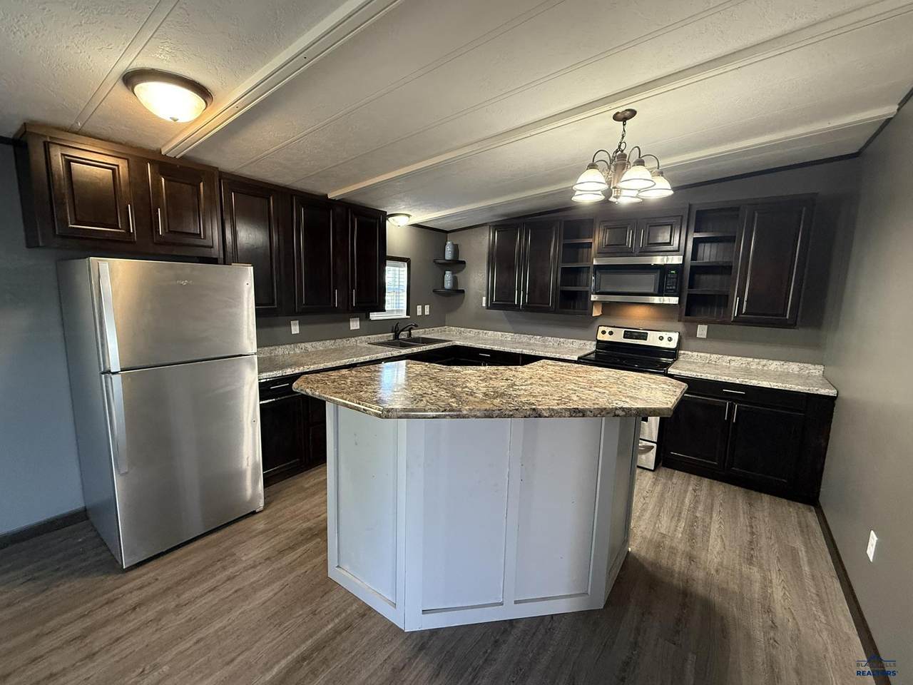 9514 Buchanan St - Photo 1