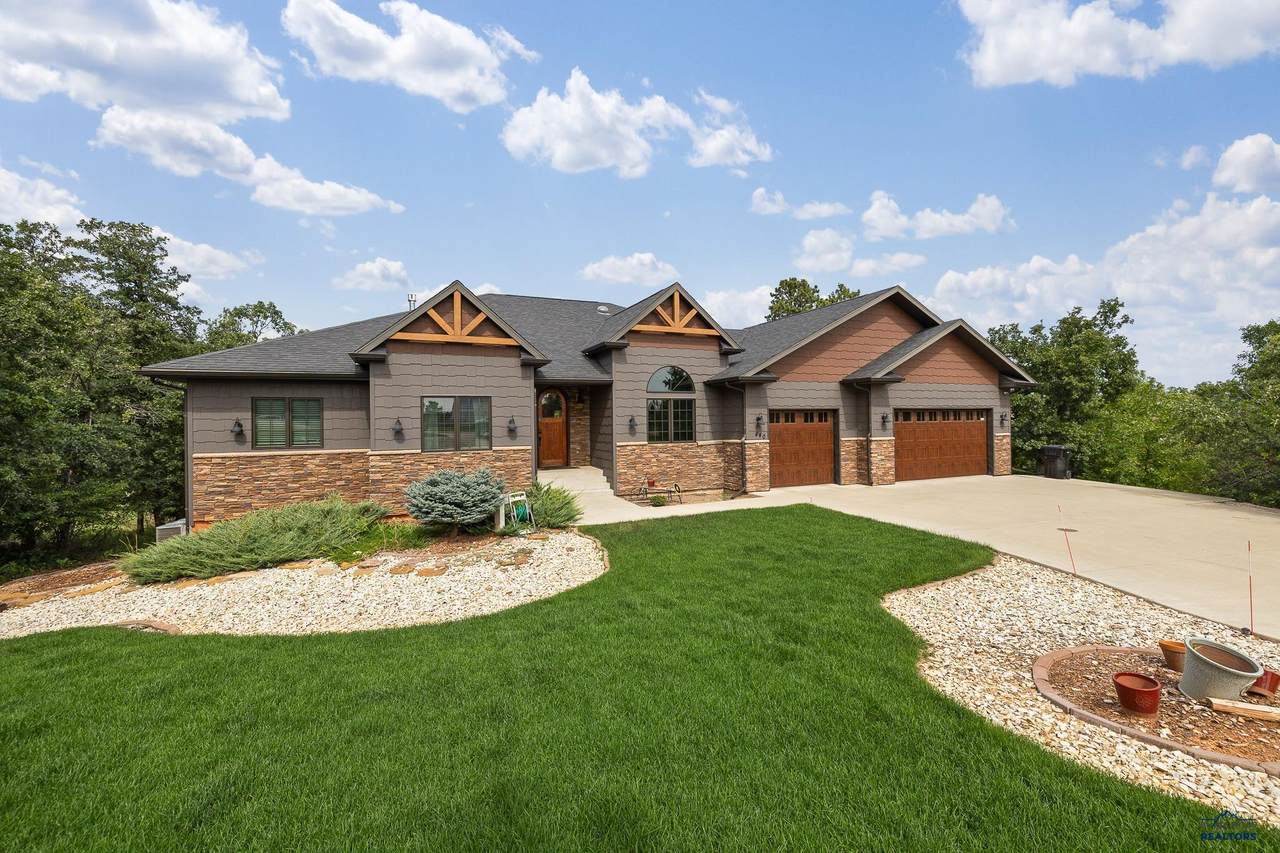 2440 Woodland Loop - Photo 1