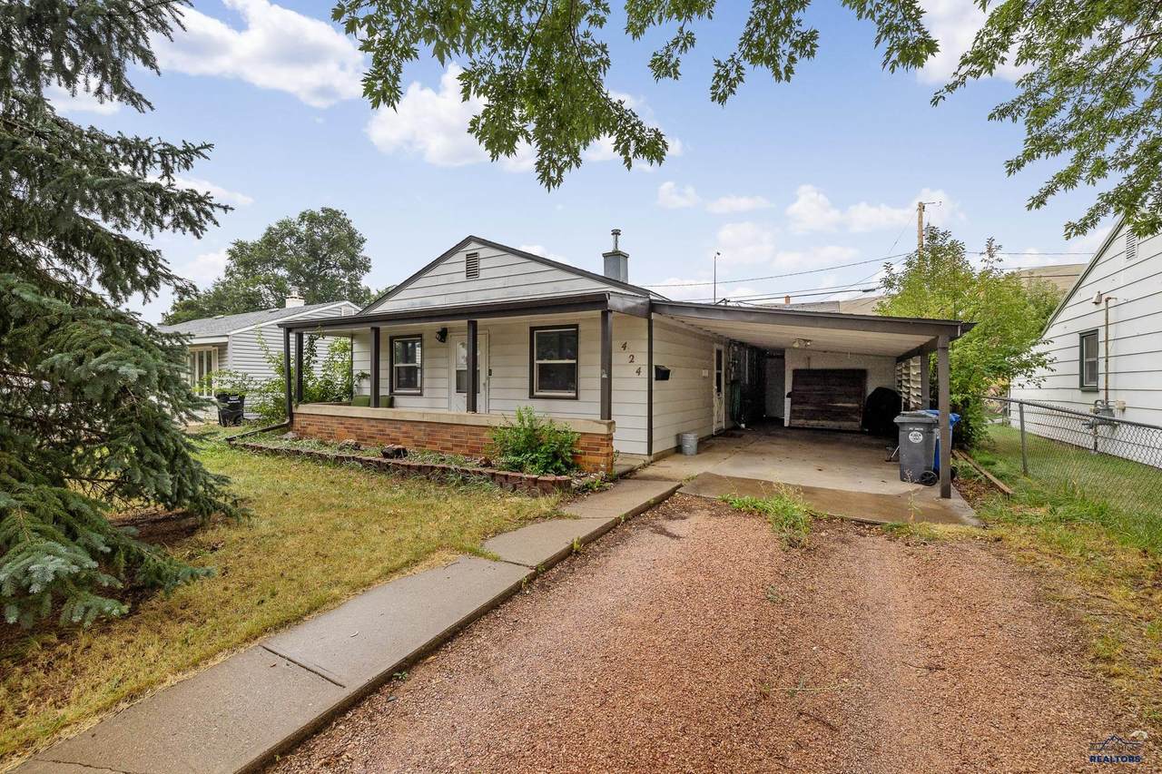 424 Robbins Dr - Photo 1