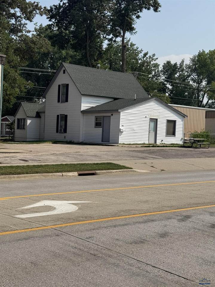 1828 Junction Ave - Photo 1