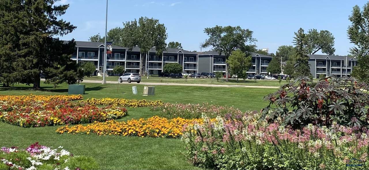 701 Dakota Dr - Photo 1