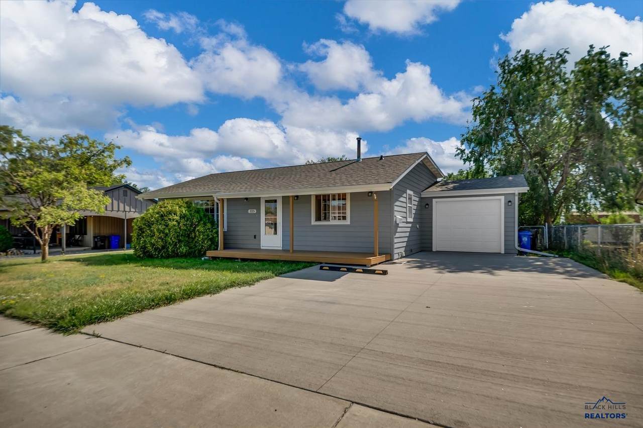 325 Custer - Photo 1