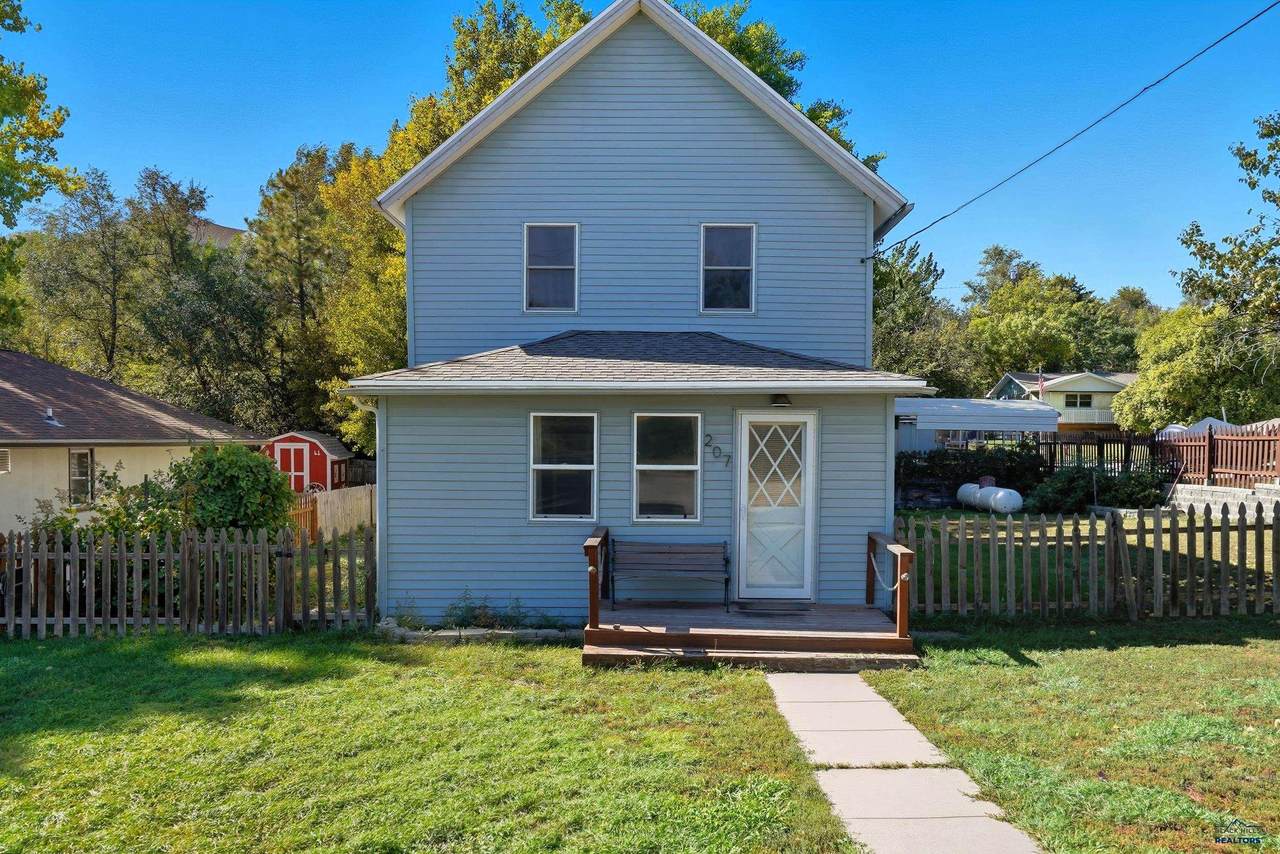 207 Wood Ave - Photo 1