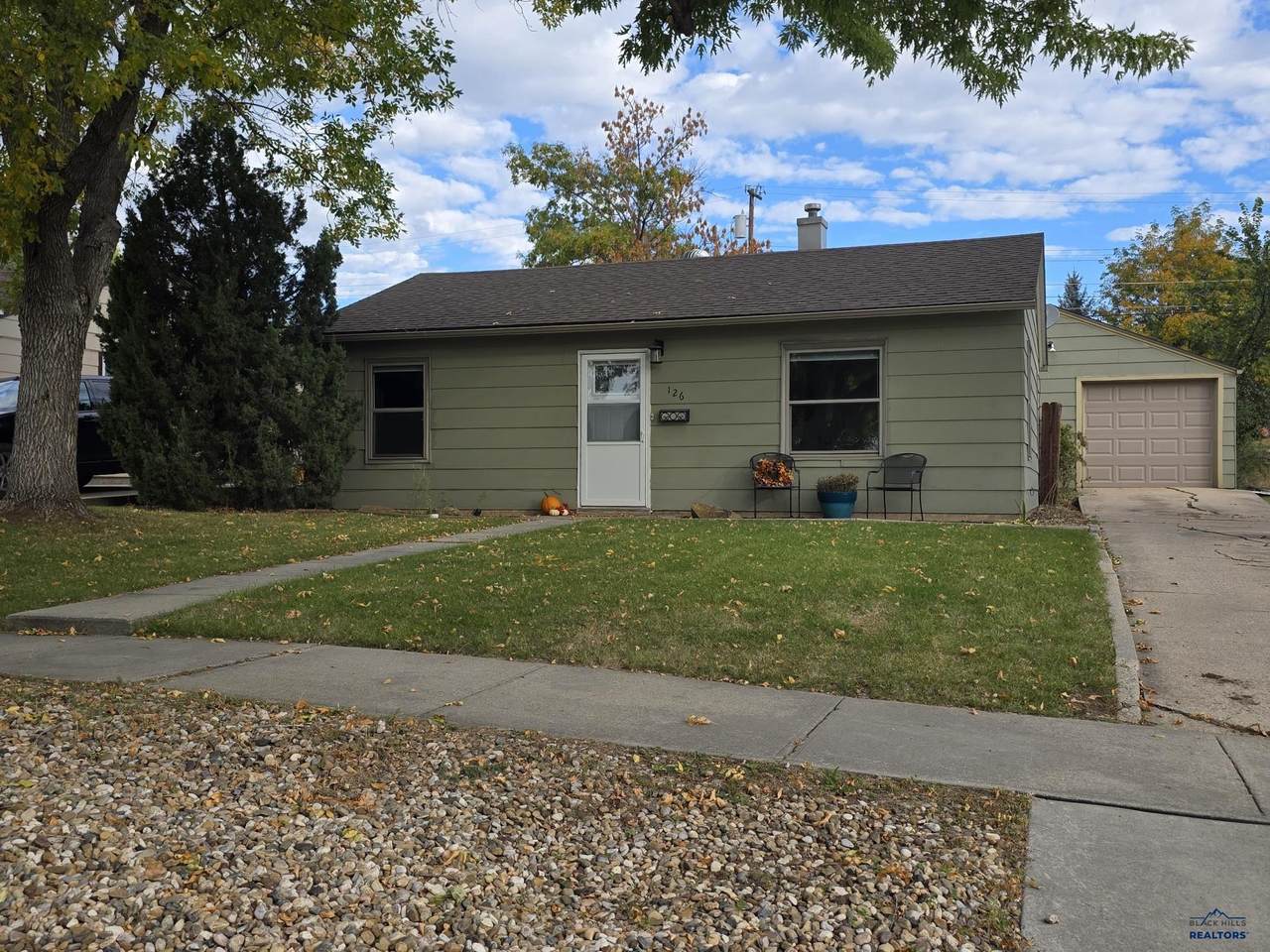 126 St Andrew - Photo 1