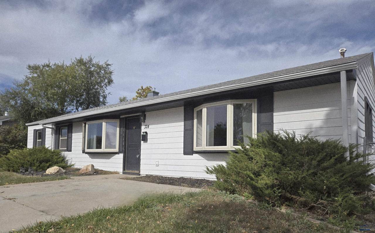 324 Indiana - Photo 1