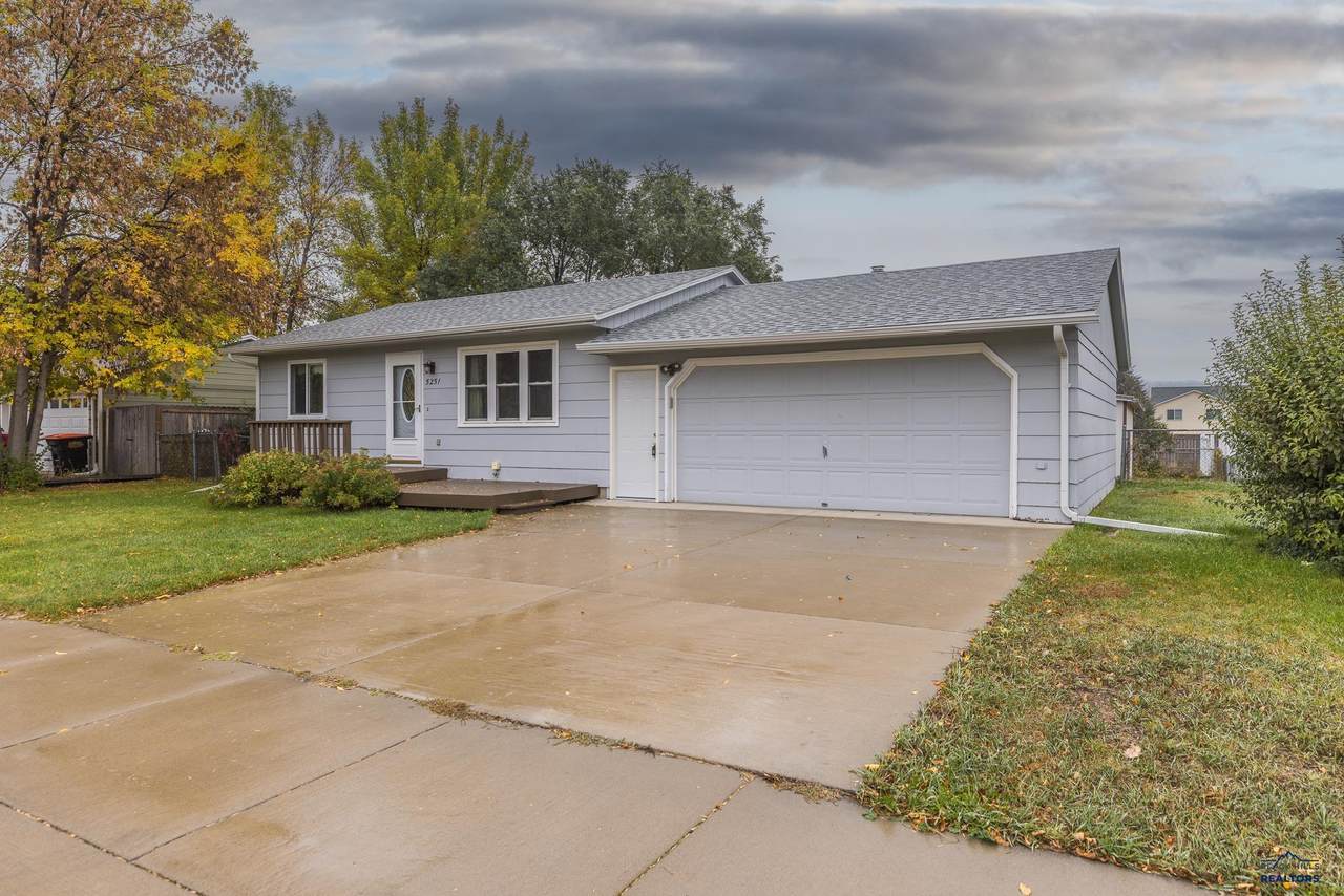 5251 Saturn Dr - Photo 1