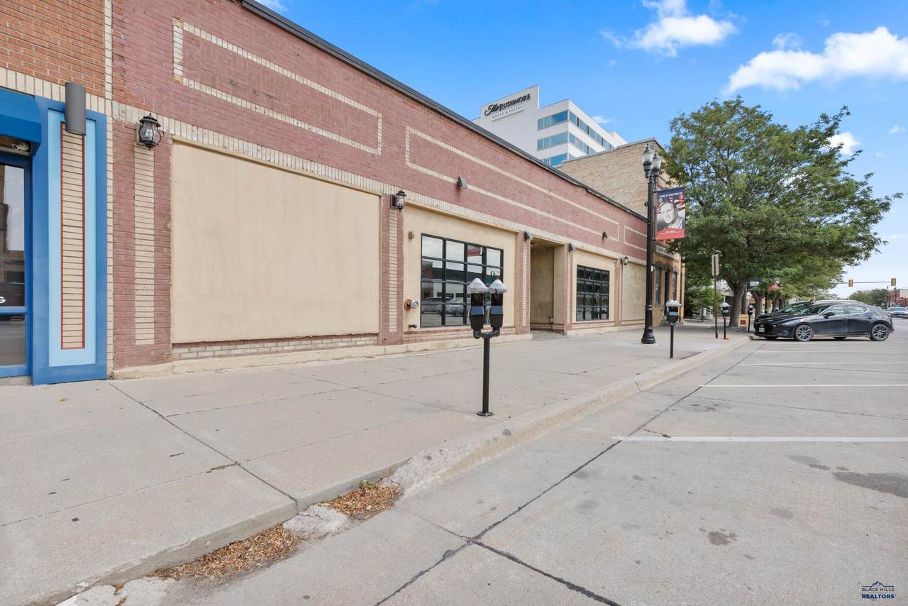 826 Main St - Photo 1