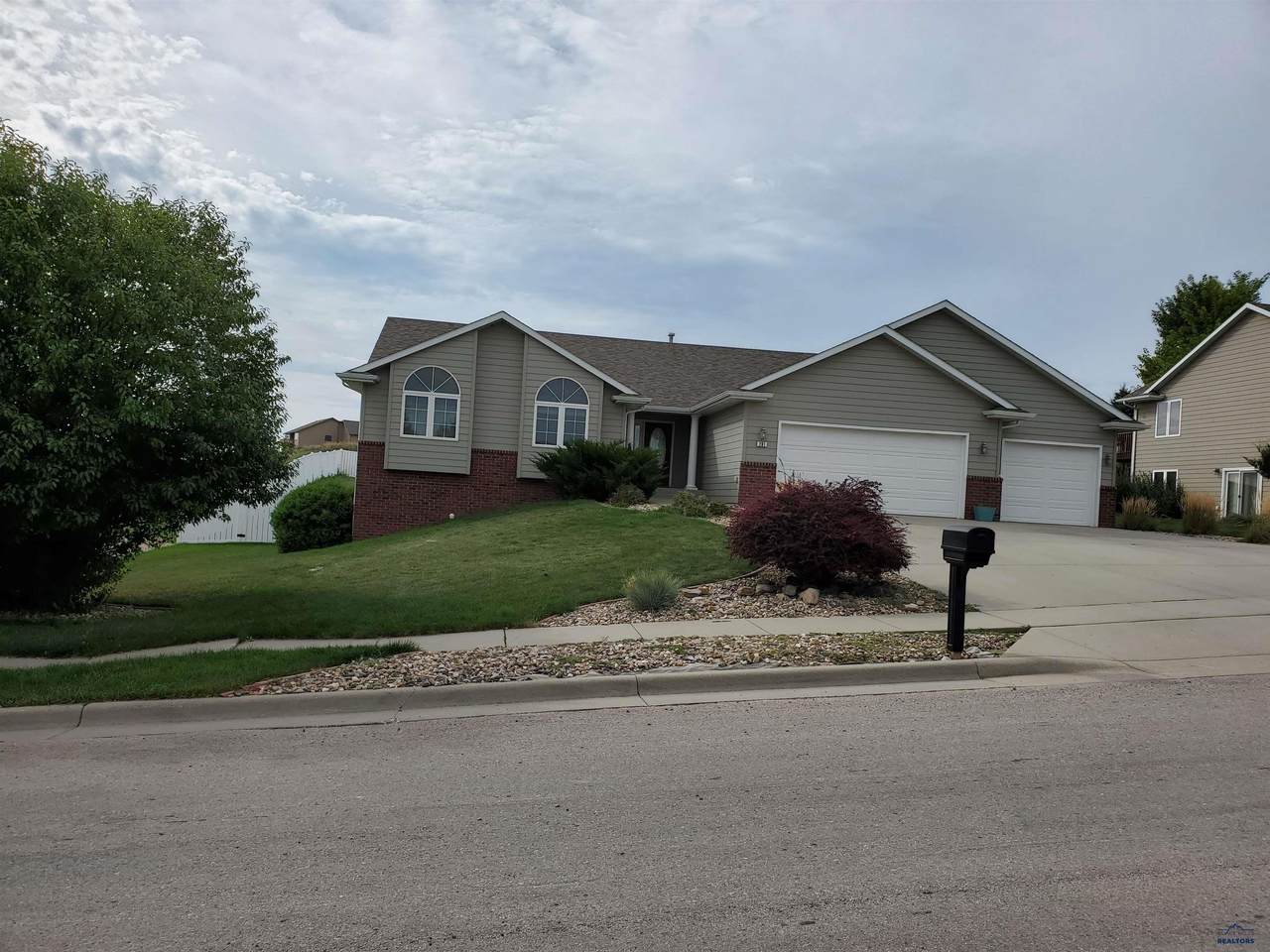 281 Minnesota - Photo 1